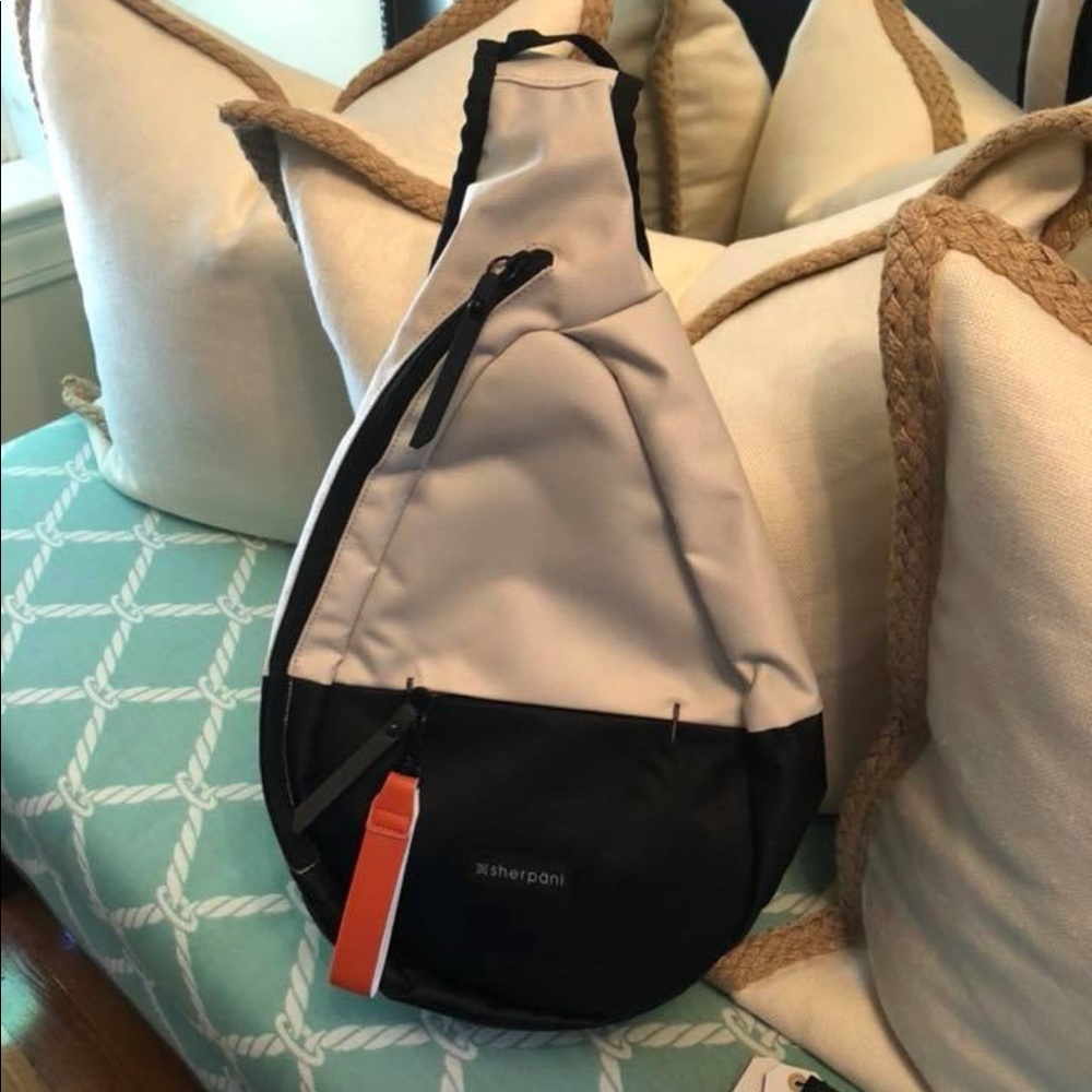 Sherpani Sling Bag